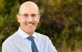 道格尔 Doug Batchelor：真道的使者？撒旦的差役？（陈鸽）